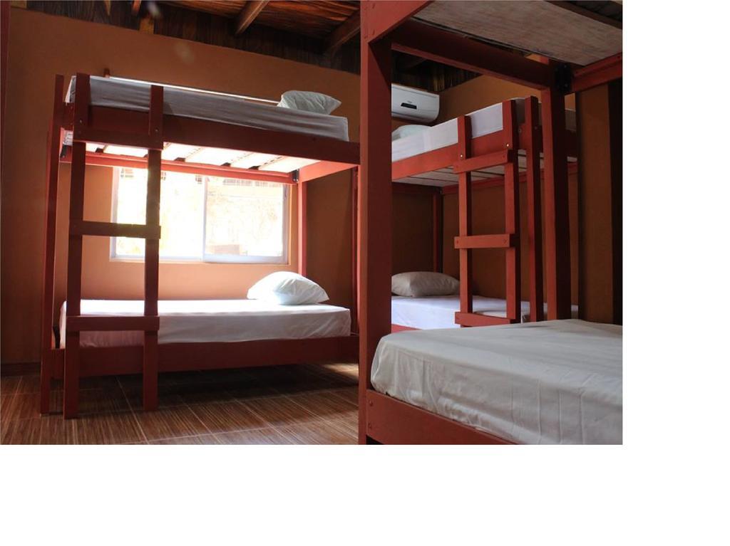 Coral Reef Surf Hostel And Camp Tamarindo Cameră foto